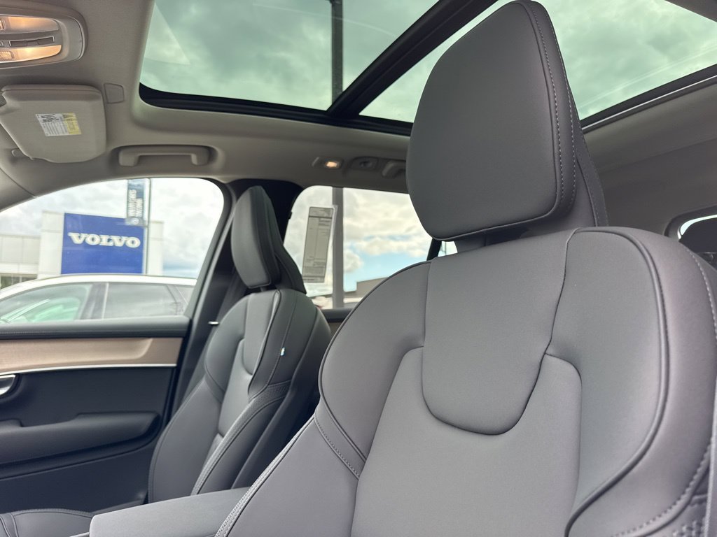 New 2026 Volvo XC90 T8 Plus w/ Protection Package AWD/4WD image 14