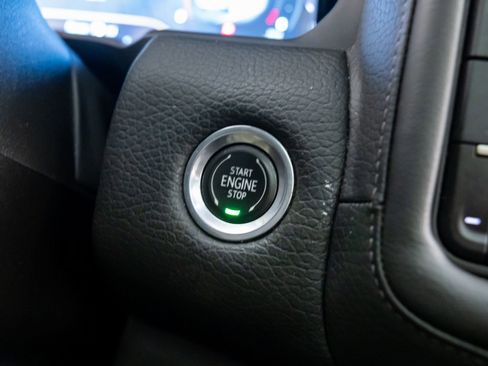 Used 2022 GMC Yukon Denali w/ Denali Premium Package image 22