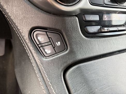Used 2018 Chevrolet Suburban Premier AWD/4WD image 28