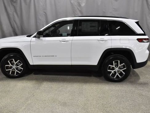 New 2025 Jeep Grand Cherokee Limited w/ Trailer Tow Package image 6