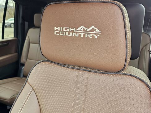 New 2026 Chevrolet Suburban High Country image 13