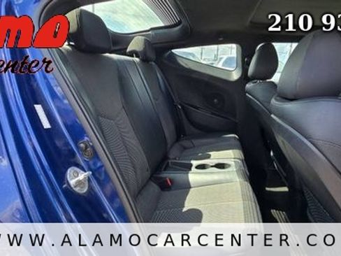 Used 2016 Hyundai Veloster w/ Option Group 02 FWD image 21