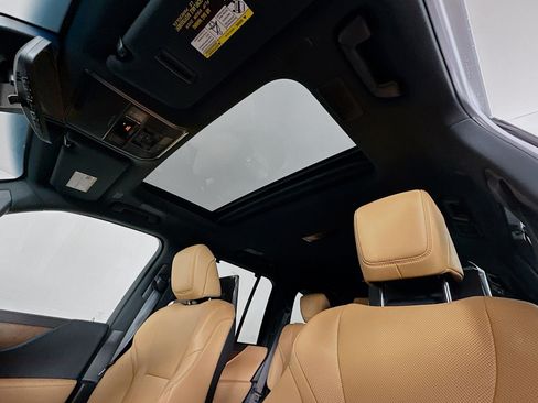 New 2025 Lexus LX 700h Luxury image 23