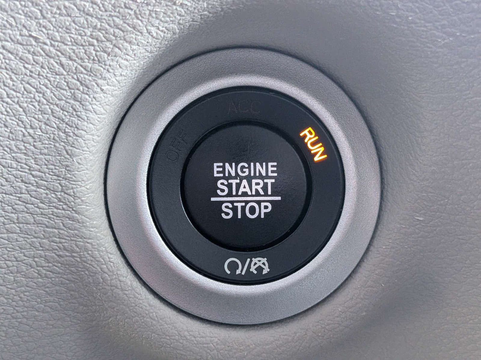 Used 2024 Chrysler Pacifica Touring-L FWD image 29