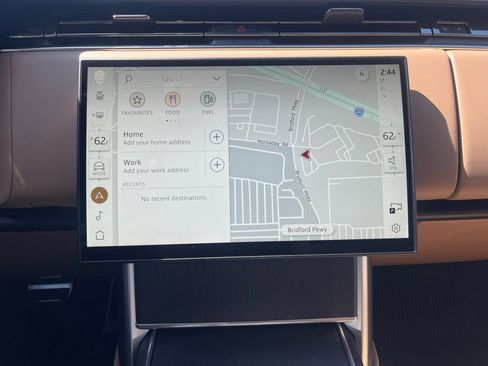 Certified 2024 Land Rover Range Rover SE image 17