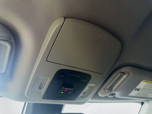 Used 2024 Toyota Camry SE image 31