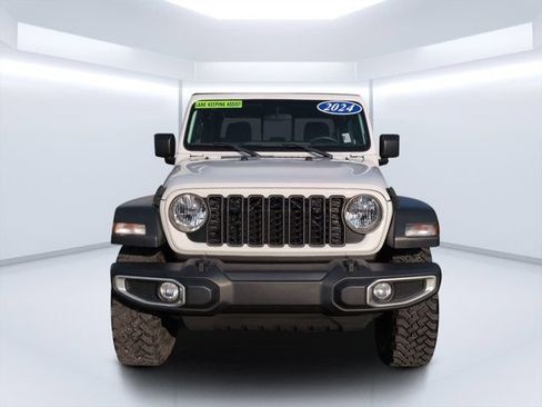 Used 2024 Jeep Gladiator Sport AWD/4WD image 7