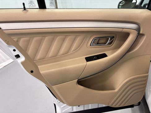 Used 2018 Ford Taurus SE image 23