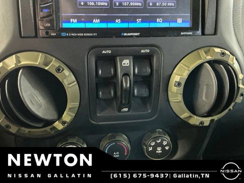 Used 2018 Jeep Wrangler Unlimited Sahara AWD/4WD image 30