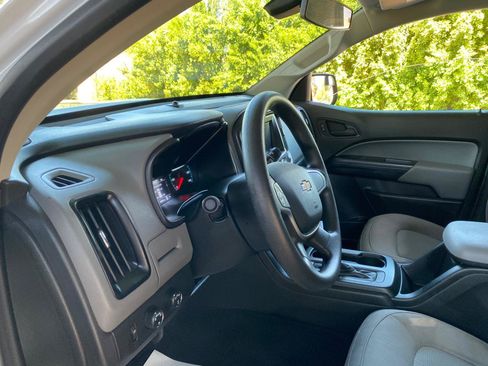 Used 2020 Chevrolet Colorado W/T w/ WT Convenience Package AWD/4WD image 24