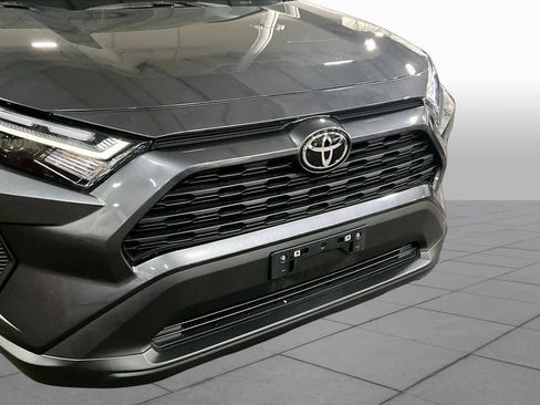 Used 2025 Toyota RAV4 LE AWD/4WD image 30