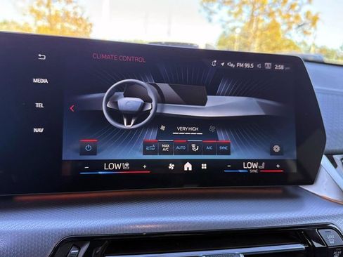 Used 2025 BMW X2 M35i image 27