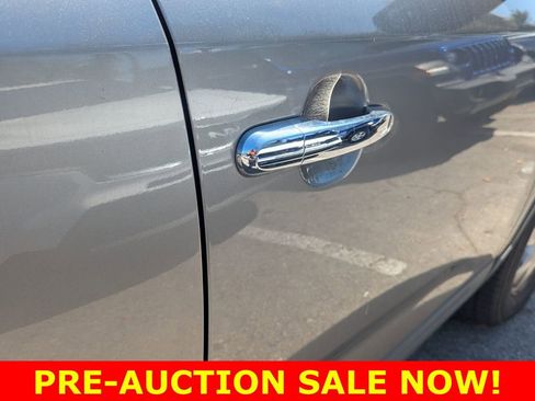 Used 2011 Kia Sorento LX image 18