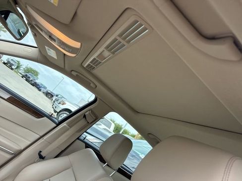 Used 2016 Mercedes-Benz E 350 Sedan image 10