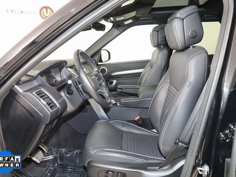 Used 2023 Land Rover Discovery S R-Dynamic image 12