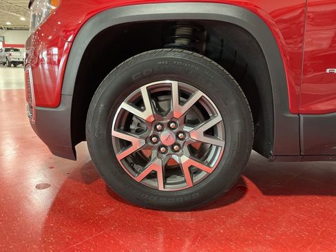 Certified 2023 GMC Acadia SLE w/ Driver Convenience Package AWD/4WD image 9