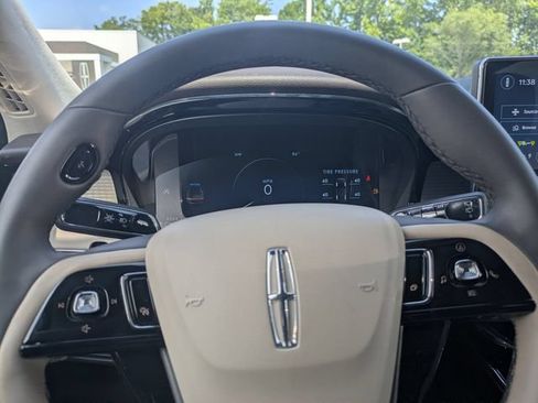 Certified 2024 Lincoln Corsair AWD image 15