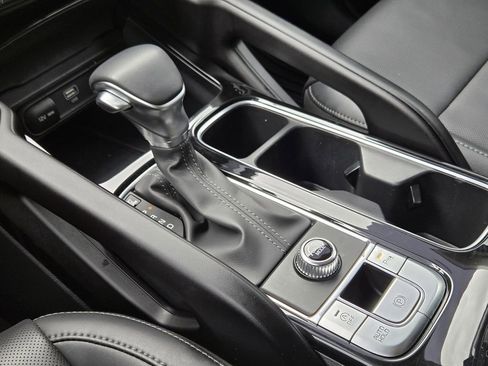 Used 2024 Kia Telluride S w/ S Sunroof Package FWD image 9