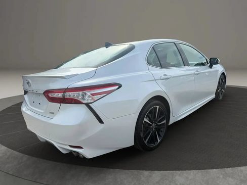Used 2020 Toyota Camry XSE FWD image 5
