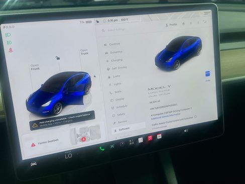 Used 2022 Tesla Model Y Long Range AWD/4WD image 32