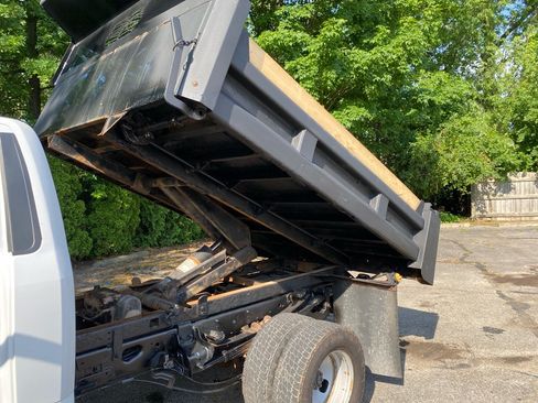 Used 2017 Ford F350 XL w/ Power Equipment Group AWD/4WD image 9