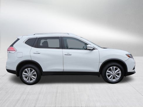 Used 2016 Nissan Rogue SV image 8