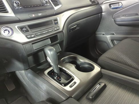 Used 2017 Honda Ridgeline RT image 19