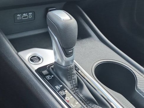 Used 2025 Nissan Altima 2.5 SV FWD image 19
