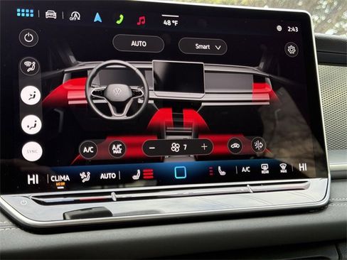 Certified 2025 Volkswagen Tiguan SE image 15