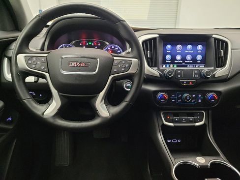 Used 2024 GMC Terrain SLT image 22