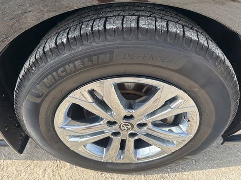 Used 2023 Toyota Sienna XSE w/ XSE Plus Package image 29