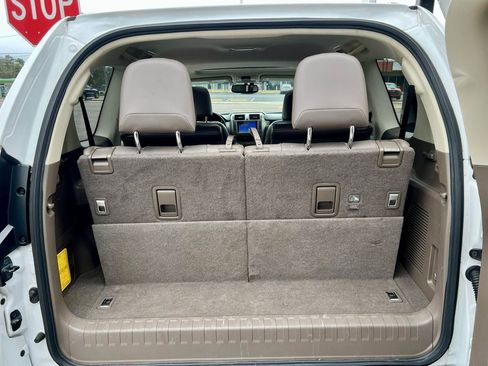 Used 2017 Lexus GX 460 Premium image 19