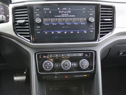 Certified 2023 Volkswagen Atlas Cross Sport SE image 15