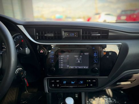 Used 2017 Toyota Corolla SE w/ Carpet Mat Package (TMS) image 11