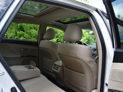 Used 2009 Toyota Venza AWD image 14