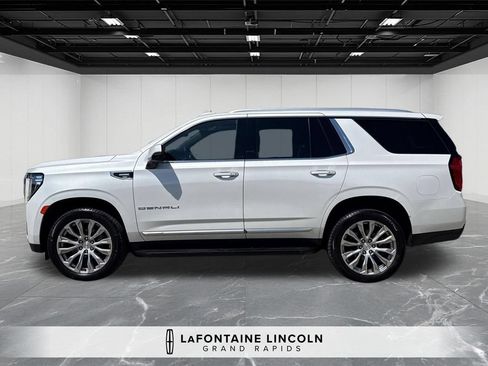Used 2022 GMC Yukon Denali AWD/4WD image 2