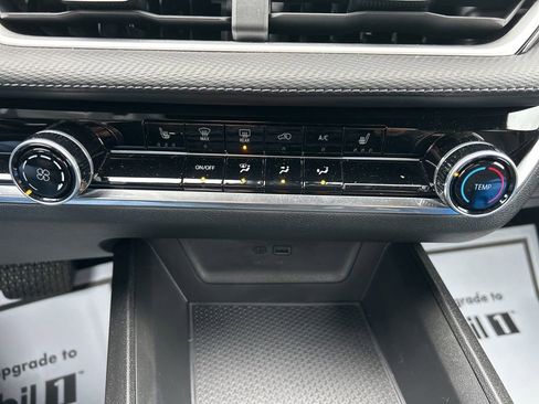 Used 2025 Chevrolet Equinox LT image 12