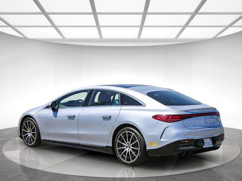 Used 2022 Mercedes-Benz EQS 580 4MATIC Sedan image 2