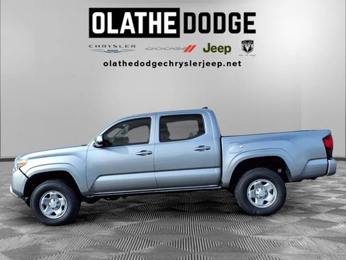 Used 2022 Toyota Tacoma SR image 17
