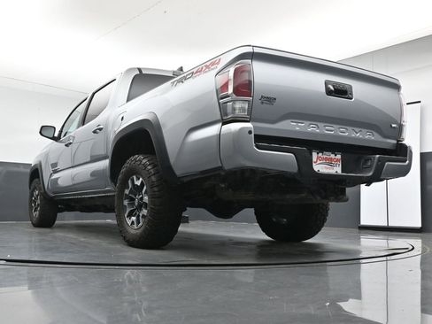 Used 2022 Toyota Tacoma TRD Off-Road w/ Technology Package AWD/4WD image 32