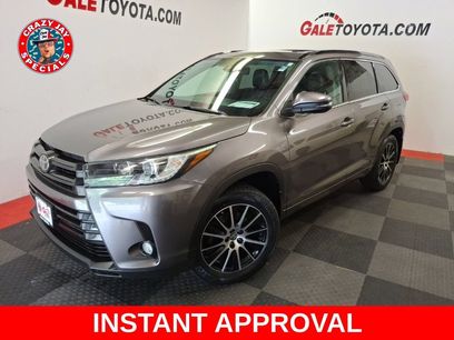 Used 2018 Toyota Highlander SE