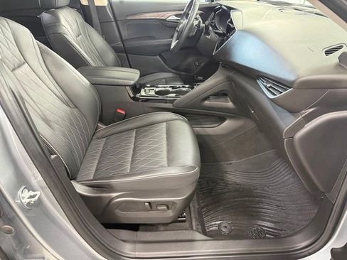 Used 2023 Buick Envision Avenir image 23