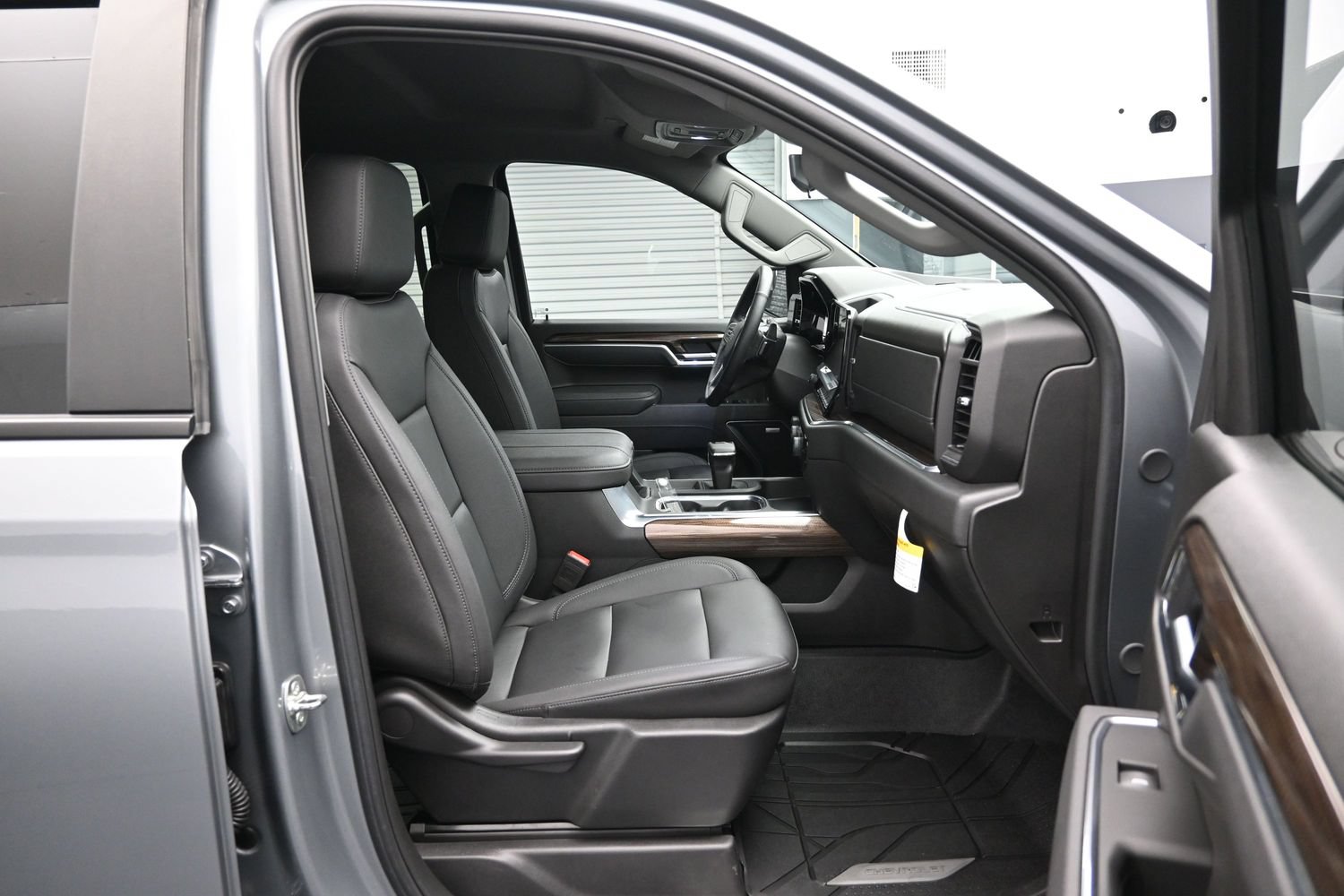 Used 2025 Chevrolet Silverado 1500 RST w/ Convenience Package II AWD/4WD image 13