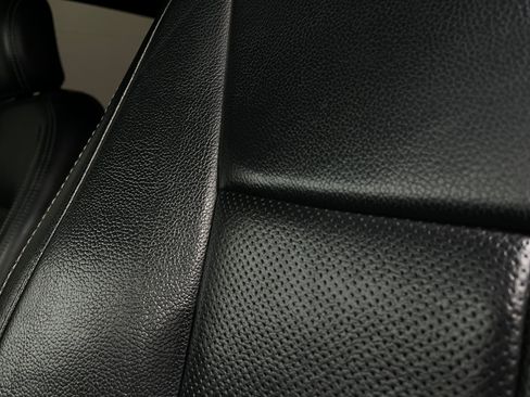 Used 2019 Ford F150 Lariat w/ Equipment Group 502A Luxury AWD/4WD image 17