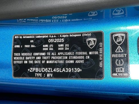 Used 2025 Lamborghini Urus SE image 36