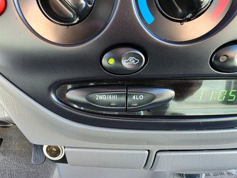 Used 2000 Toyota Tundra SR5 image 19