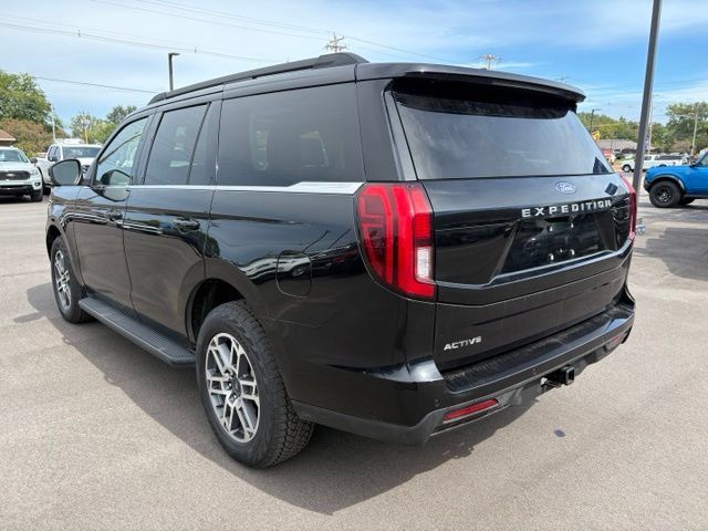 Certified 2025 Ford Expedition Active AWD/4WD image 10