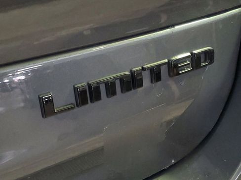 Used 2024 Jeep Grand Cherokee L Limited w/ Luxury Tech Group II image 10