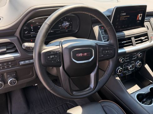 Used 2024 GMC Yukon AT4 w/ Technology Package AWD/4WD image 17