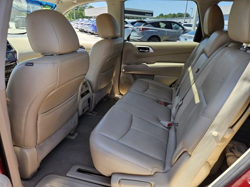 Used 2015 Nissan Pathfinder SL w/ SL Premium Package FWD image 10